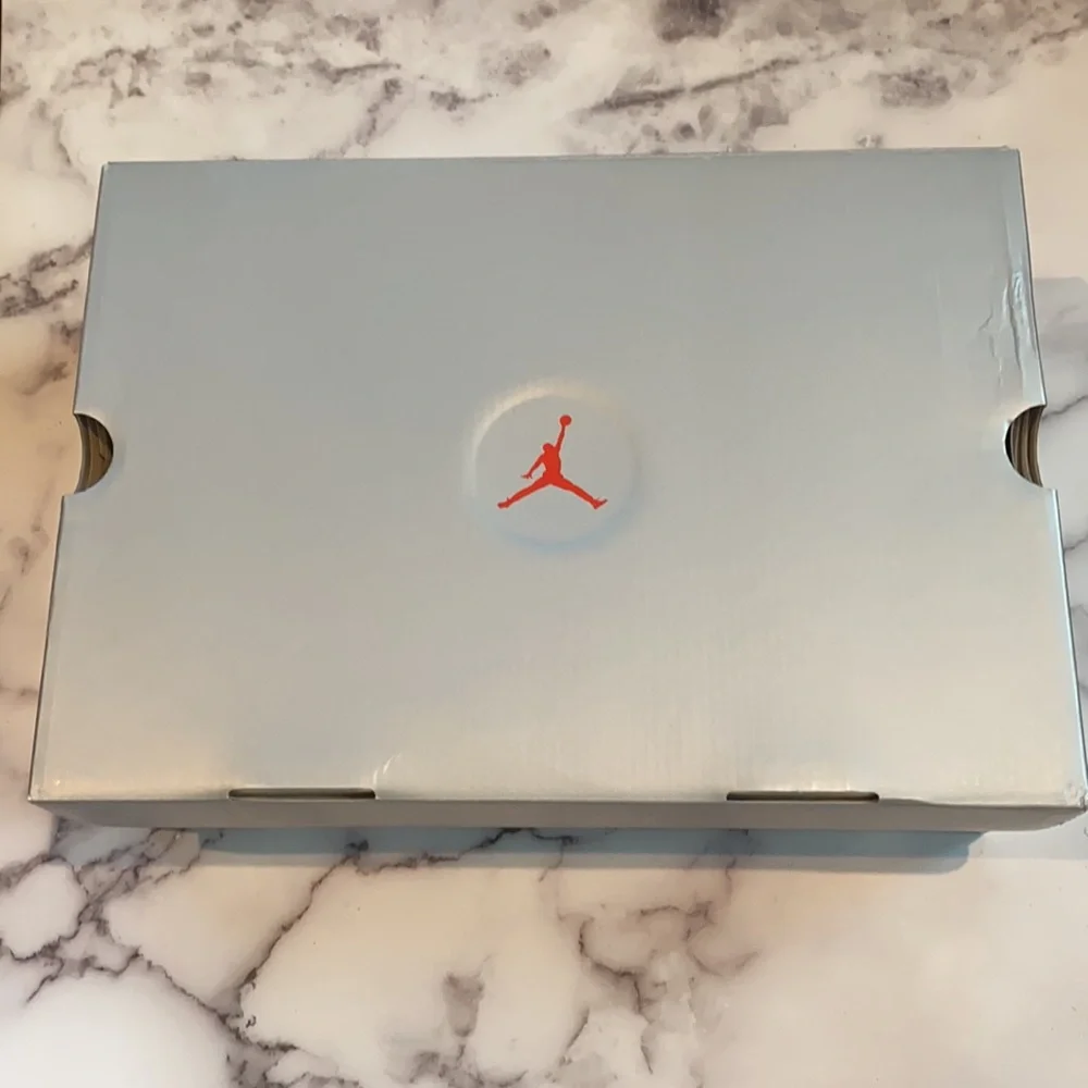 Air Jordan 13 Retro - Picture 7 of 8